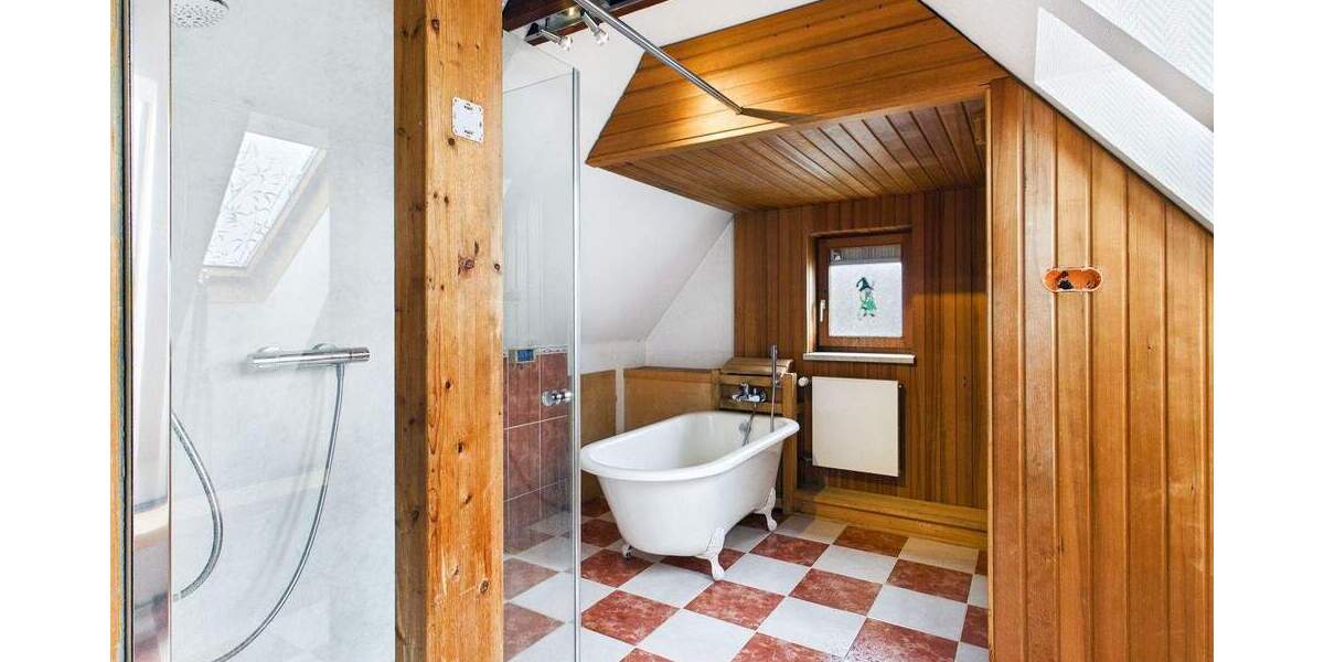 Mehrfamilienhaus, Wohnhaus Ludwigsburg Neckarweihingen - 6 Zimmer, 180 m&sup2;, 550.000&euro; | Angebot:25772242