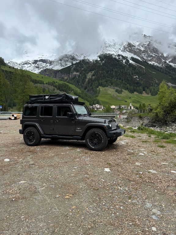 Jeep Wrangler 68.000 km 41.900 € Fellbach 70736