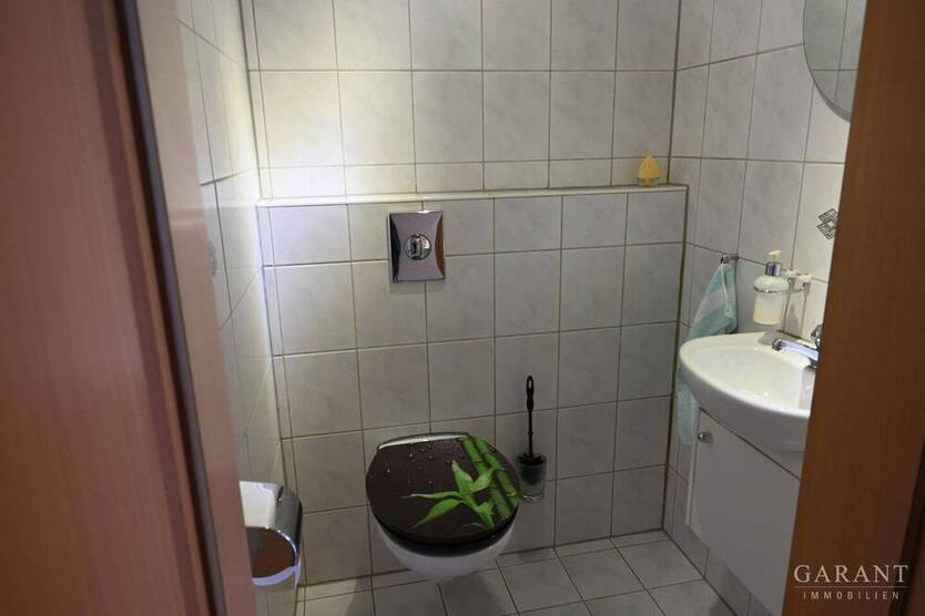 Moderne Doppelhaushälfte mit Garten in der Stadtmitte