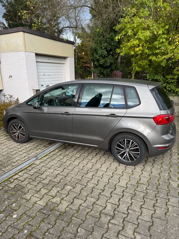 VW Golf Sportsvan 31.265 km 11.250 € Ludwigsburg 71636