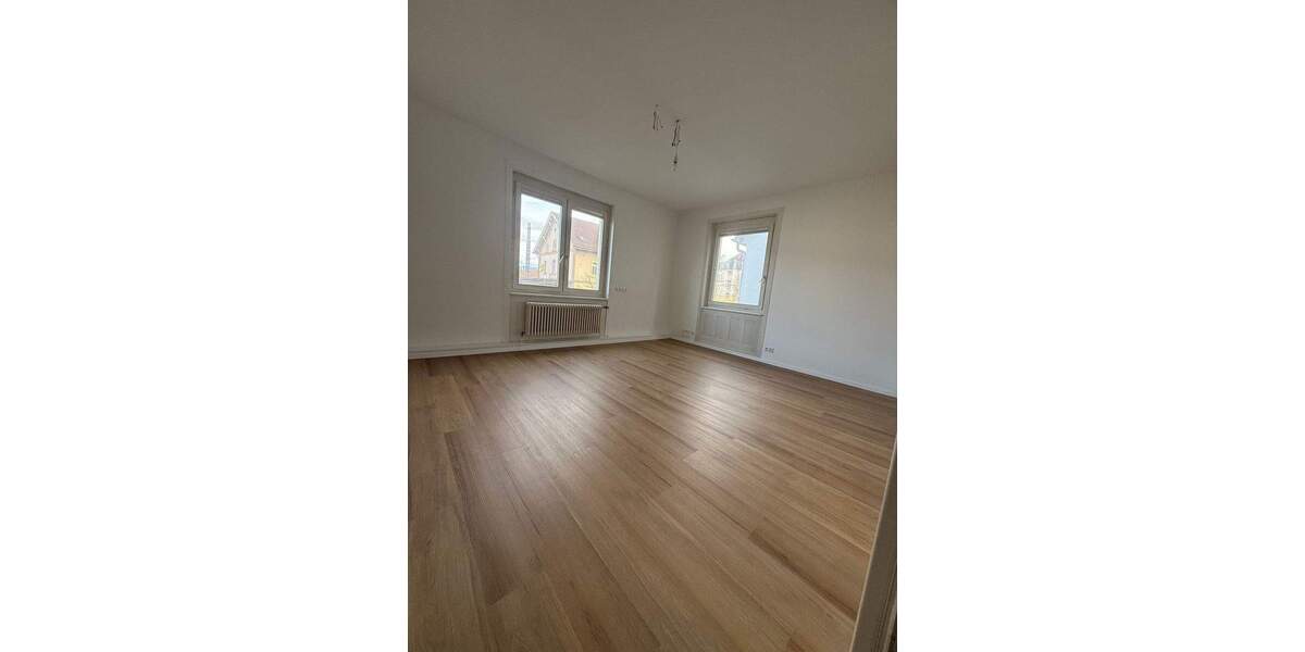 Etagenwohnung Nürtingen - 5 Zimmer, 142 m&sup2;, 2.441&euro; | Angebot:24767211