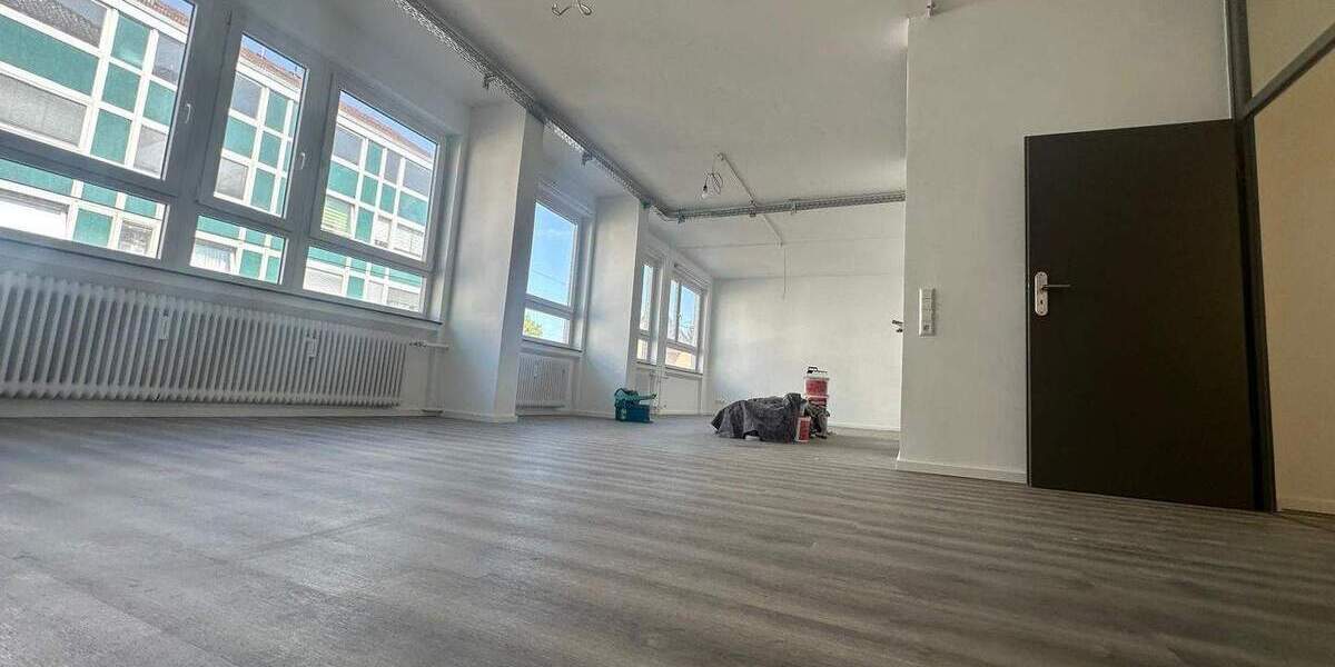 Etagenwohnung Stuttgart Ost - 3 Zimmer, 126 m&sup2;, 1.800&euro; | Angebot:25674459