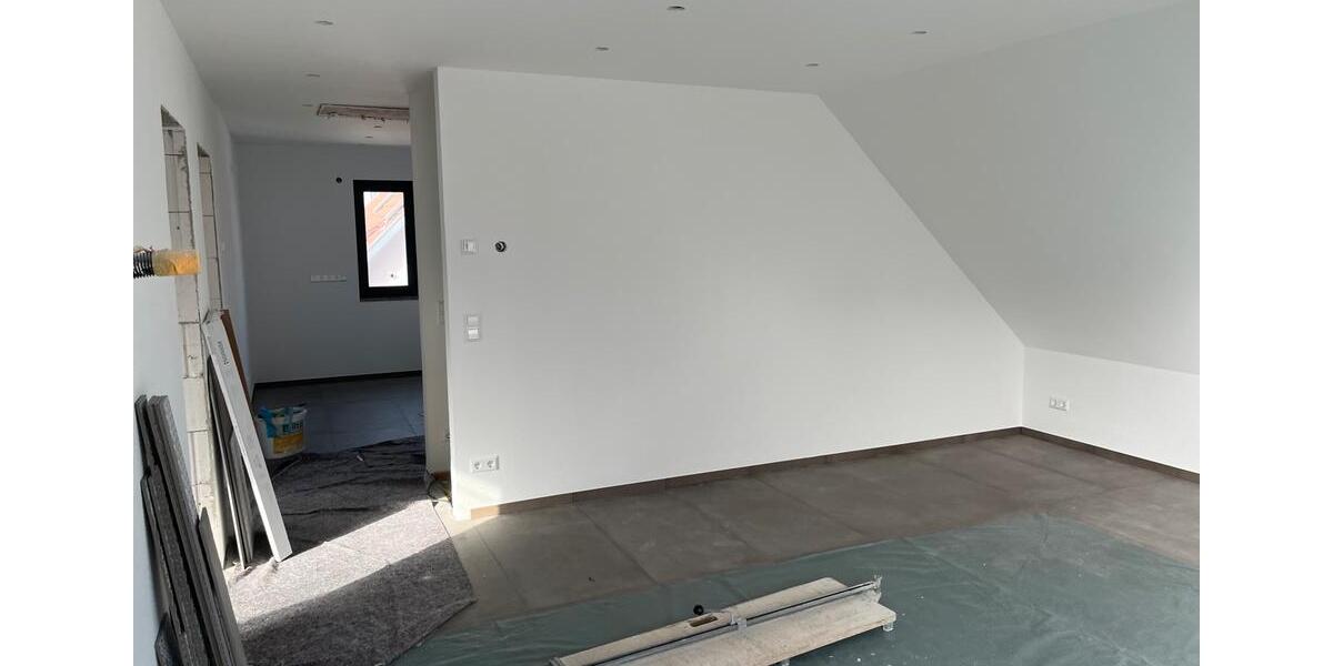 Dachgeschoßwohnung Asperg - 3 Zimmer, 73 m&sup2;, 1.350&euro; | Angebot:25390627