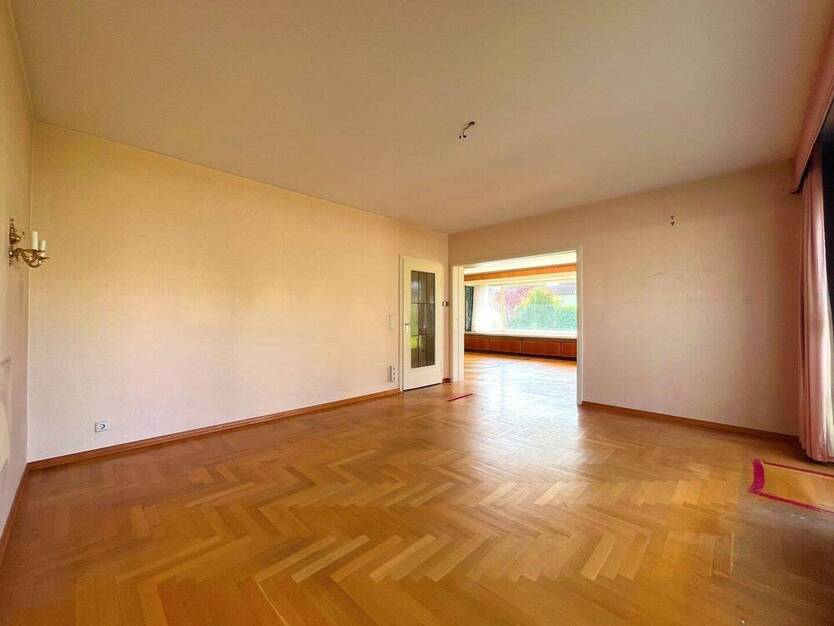 S-Schönberg: 2-3-Familienhaus mit viel Potenzial in bester Lage!***