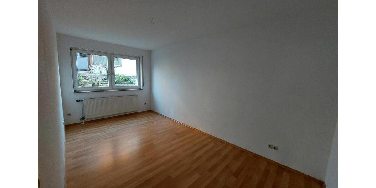 Erdgeschoßwohnung Marbach am Neckar - 4 Zimmer, 121 m&sup2;, 1.290&euro; | Angebot:26385529