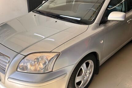 Toyota Avensis 144.603 km 2.490 &euro; LEONBERG 71229