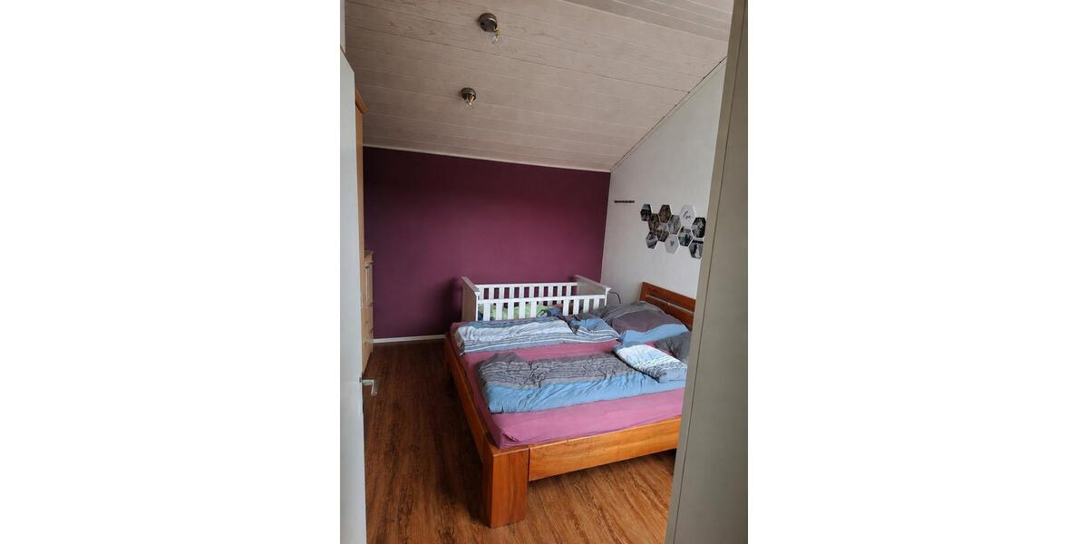 Dachgeschoßwohnung Ehningen - 3.5 Zimmer, 81 m&sup2;, 397.000&euro; | Angebot:27143502