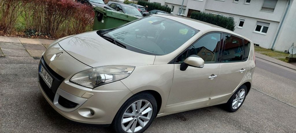 Renault Scenic 125.561 km 5.500 &euro; Ludwigsburg 71638