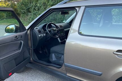 Skoda Yeti 169.000 km 5.900 € Illingen 75428