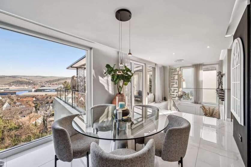 Haus zum Kaufen in Stuttgart 1.350.000 € 227 m²