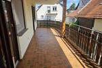 ++Haus mit 2 Wohnungen, Balkon, Küche und große Doppelgarage