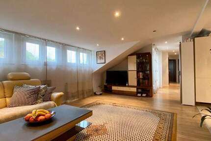 Moderne DG-Wohnung mit EBK und Balkon - Exklusives Wohnambiente 4 zimmer