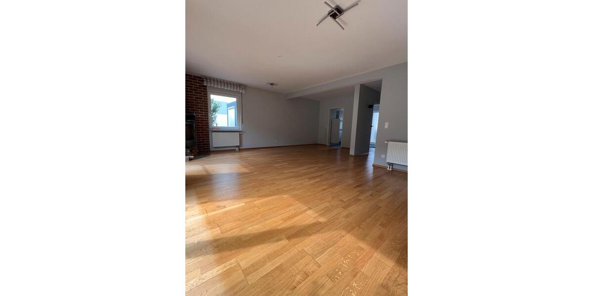 Doppelhaushälfte in Ruhiger Wohnlage zu vermieten 4 zimmer