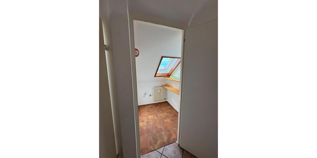 Dachgeschoßwohnung Waldenbuch - 2 Zimmer, 54 m&sup2;, 700&euro; | Angebot:26587026