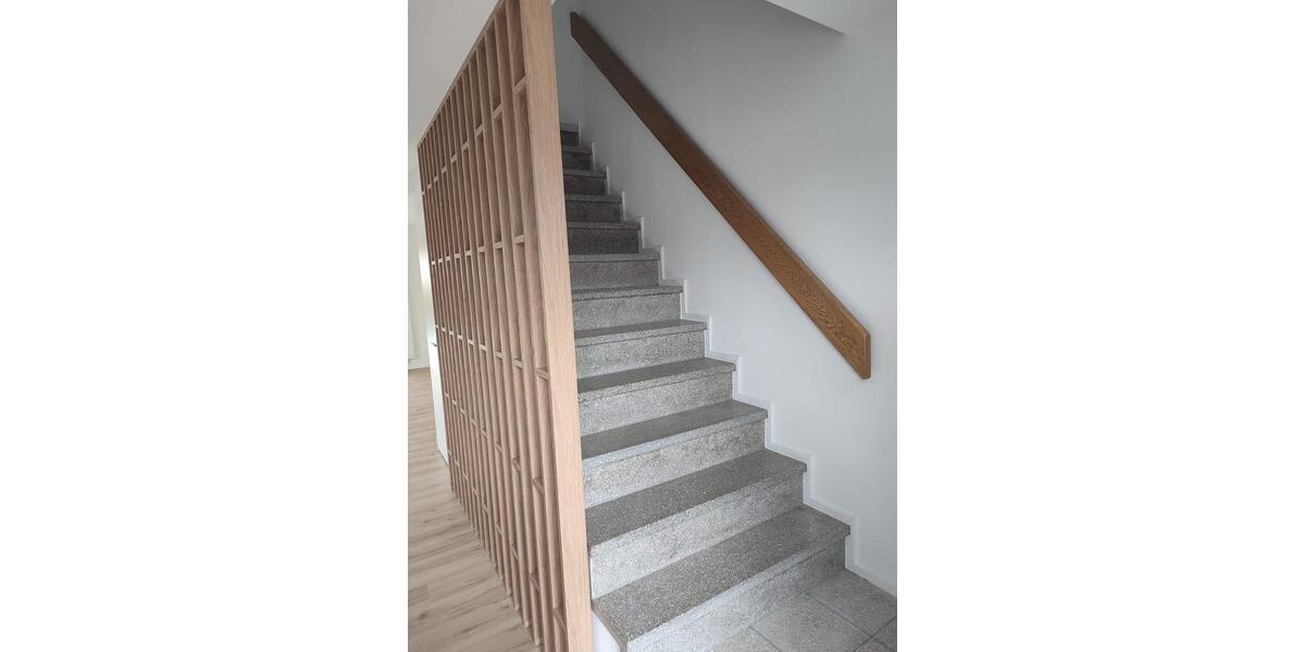 Reihenhaus Reutlingen Orschel-Hagen - 4 Zimmer, 90 m&sup2;, 1.500&euro; | Angebot:26137749