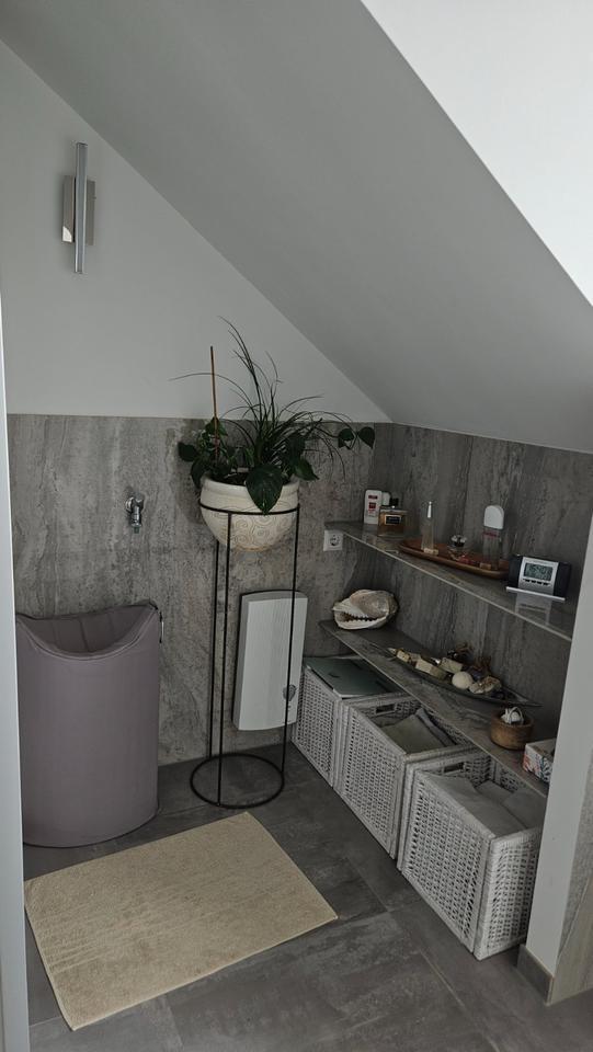 Helle, attraktive 3,5 Zimmer-Dachgeschoßwohnung mit Terrasse