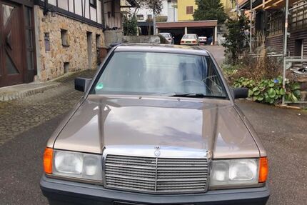 Mercedes-Benz 190 151.000 km 6.400 &euro; Esslingen 73732