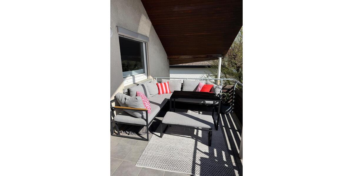 Dachgeschoßwohnung Fellbach Oeffingen - 4 Zimmer, 90 m&sup2;, 1.200&euro; | Angebot:26119987