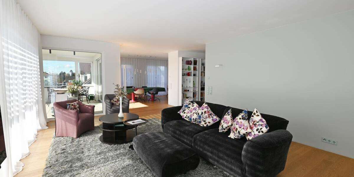 Etagenwohnung Ludwigsburg - 4 Zimmer, 196 m&sup2;, 2.350&euro; | Angebot:24902033