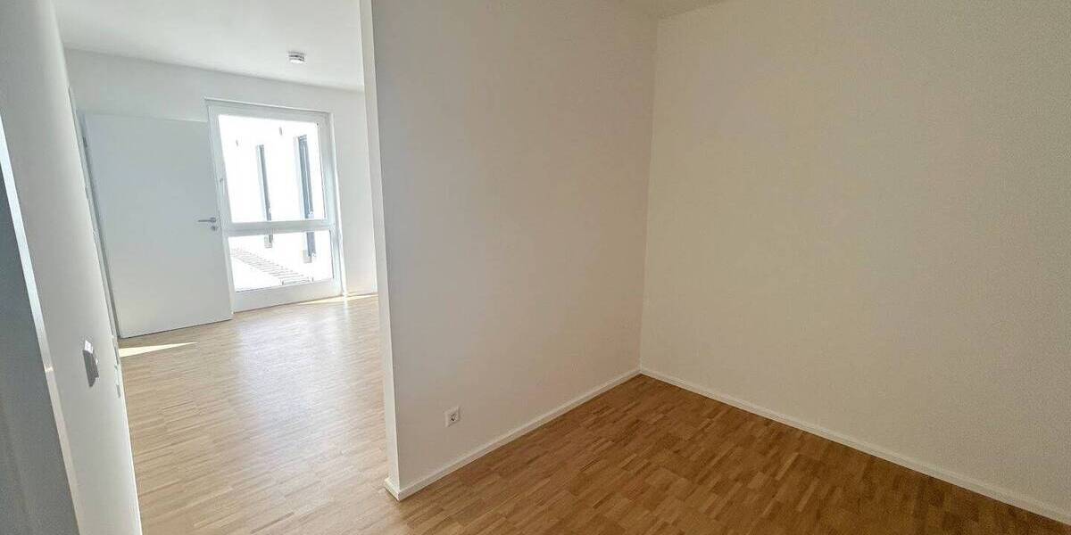 Etagenwohnung Stuttgart Untertürkheim - 3 Zimmer, 118 m&sup2;, 2.190&euro; | Angebot:23533429
