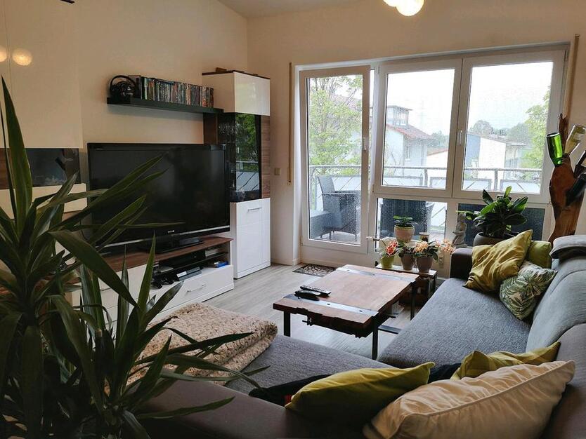 Stilvolle und moderne 2-Raum-DG-Wohnung mit EBK in Freiberg am zimmer