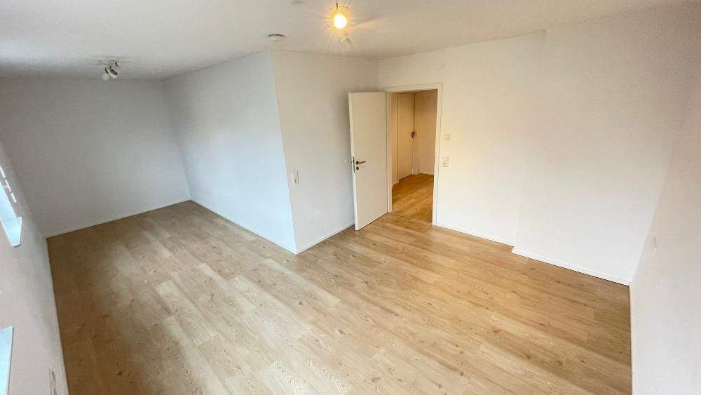 Doppelhaushälfte Holzgerlingen - 6 Zimmer, 160 m&sup2;, 3.633&euro; | Angebot:25800085