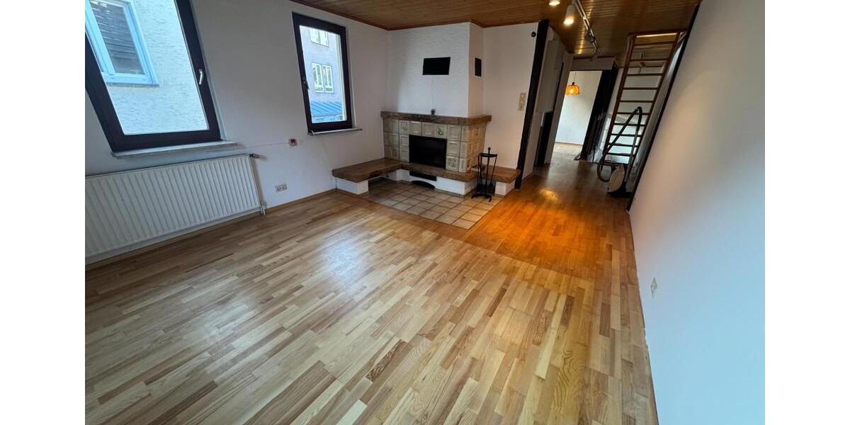 Doppelhaushälfte Stuttgart Luginsland - 4 Zimmer, 112 m&sup2;, 1.560&euro; | Angebot:25080214