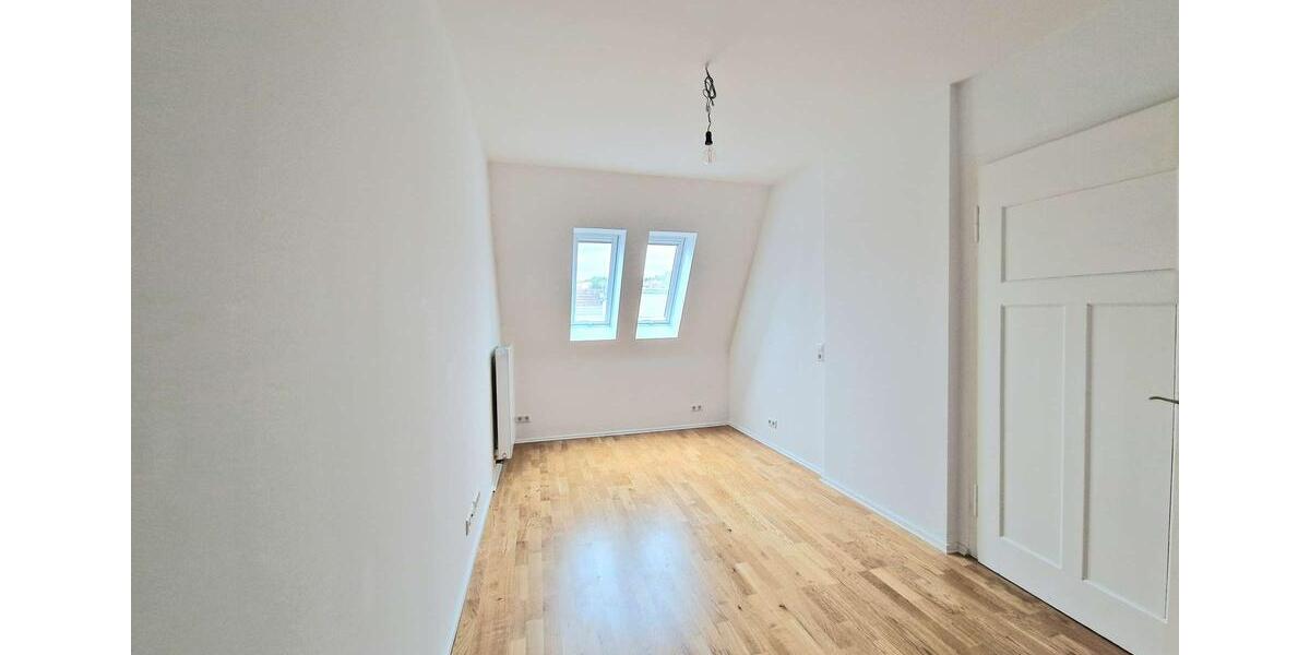 Dachgeschoßwohnung Stuttgart Stuttgart-Mitte - 5 Zimmer, 134 m&sup2;, 2.796&euro; | Angebot:25806143