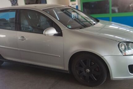 VW Golf 194.000 km 4.900 &euro; Mittelbrüden 71549