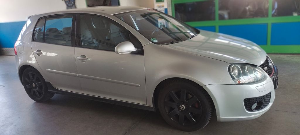 VW Golf 194.000 km 4.900 &euro; Mittelbrüden 71549