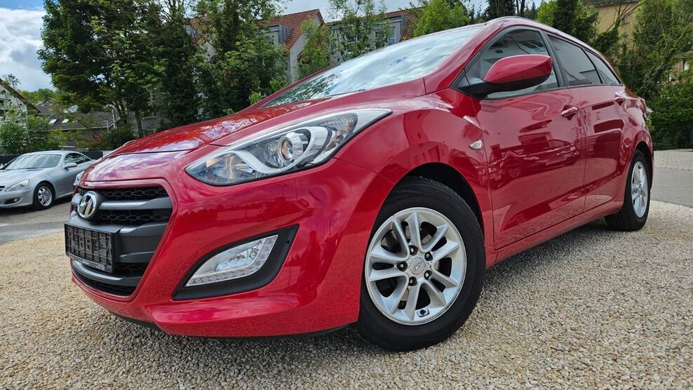 Hyundai i30 99.000 km 8.800 € Stuttgart 70563