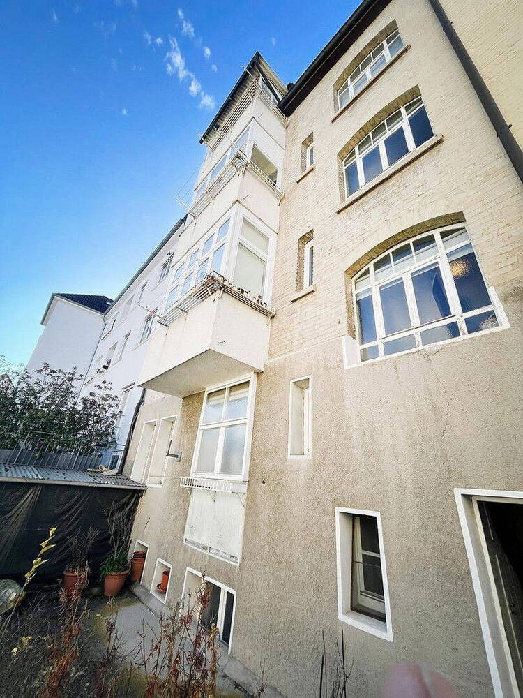 Aussichtsreiche Perspektiven - MFH mit 4 freien Wohneinheiten plus ausbaufähiges DG