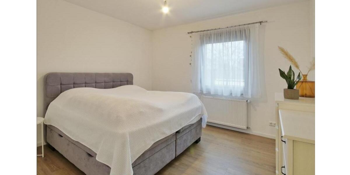 Stilvoll sanierte, vollmöblierte freistehende Stadtvilla+ Garten 8.5 zimmer