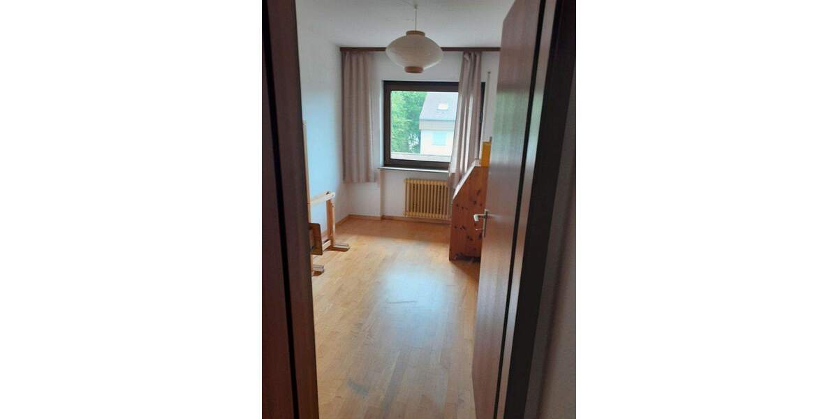 Reihenendhaus Stuttgart Möhringen - 8 Zimmer, 200 m&sup2;, 900.000&euro; | Angebot:25657439