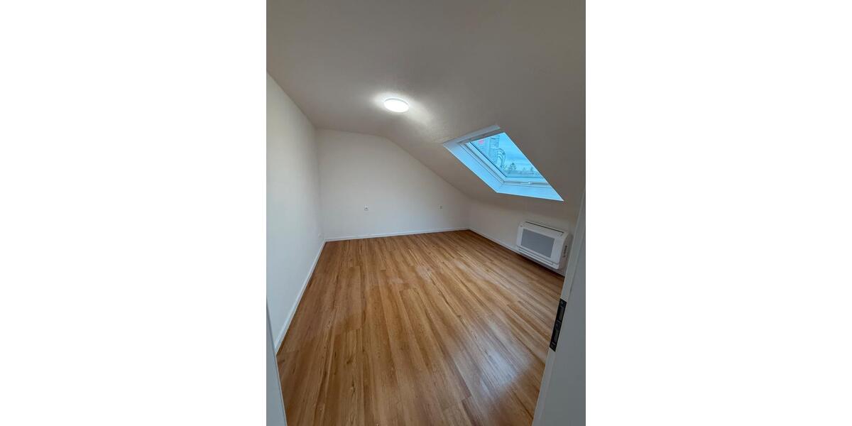 Dachgeschoßwohnung Stuttgart Stuttgart-Nord - 2 Zimmer, 30 m&sup2;, 700&euro; | Angebot:25329920