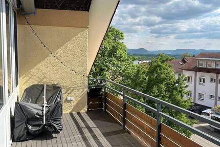 Stilvolle 4-Zimmer-Wohnung mit Balkon, Keller und Parkplatz in Plochingen