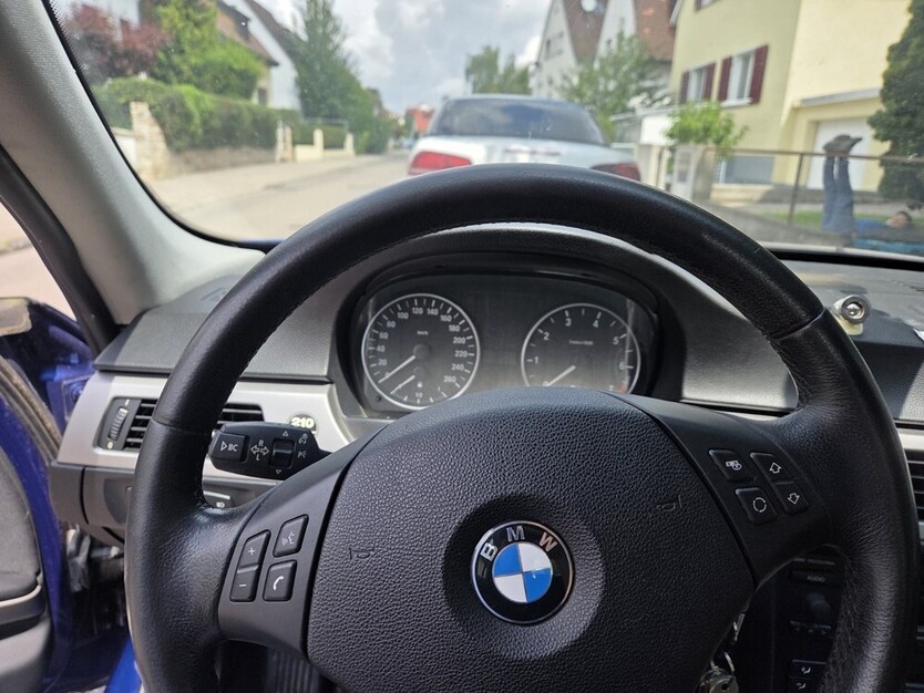 320