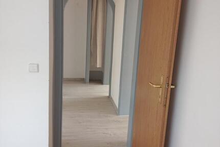 helle 4 Zimmerwohnung