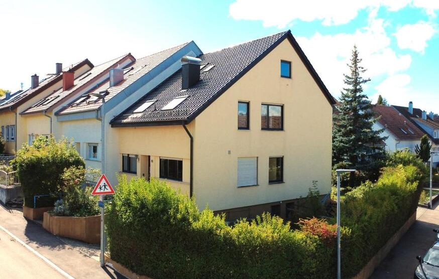 TOP-LAGE REIHENENDHAUS, GROßER GARTEN, GARAGE, KÜ, BAD, GÄSTE-WC,