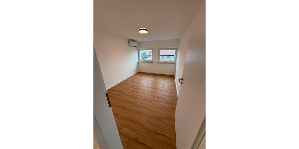 Dachgeschoßwohnung Stuttgart Stuttgart-Nord - 3 Zimmer, 75 m&sup2;, 1.200&euro; | Angebot:25329924