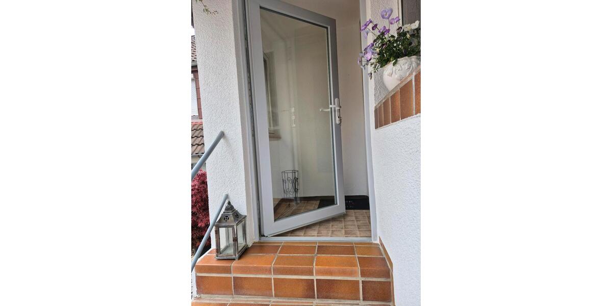 Etagenwohnung Neuffen - 2 Zimmer, 54 m&sup2;, 800&euro; | Angebot:26399182