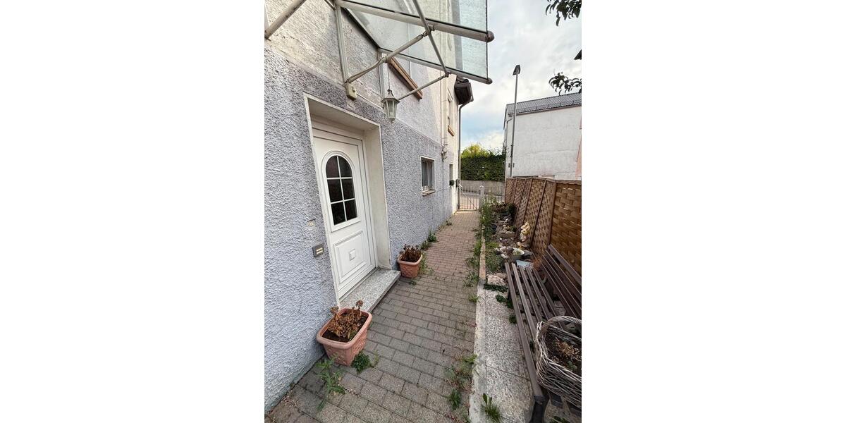 Mehrfamilienhaus, Wohnhaus Marbach am Neckar - 7 Zimmer, 165 m&sup2;, 390.000&euro; | Angebot:27076711
