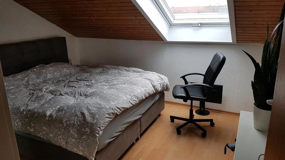 Dachgeschoßwohnung Stuttgart Neuwirtshaus - 2.5 Zimmer, 59 m&sup2;, 235.000&euro; | Angebot:26920779