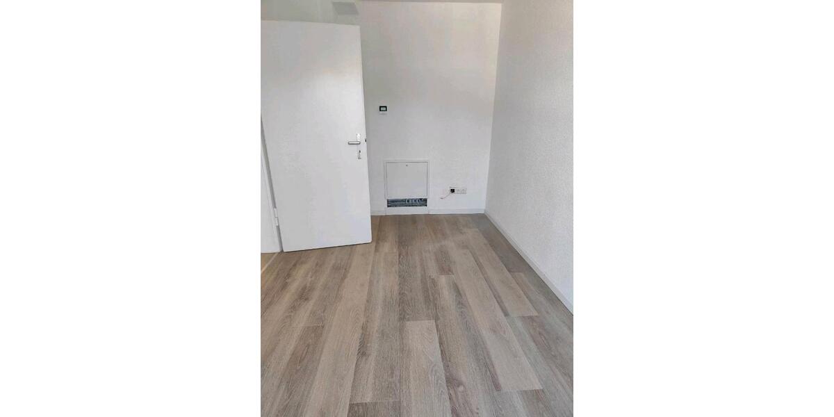 Reihenhaus Esslingen am Neckar Pliensauvorstadt - 4 Zimmer, 106 m&sup2;, 1.450&euro; | Angebot:26296303