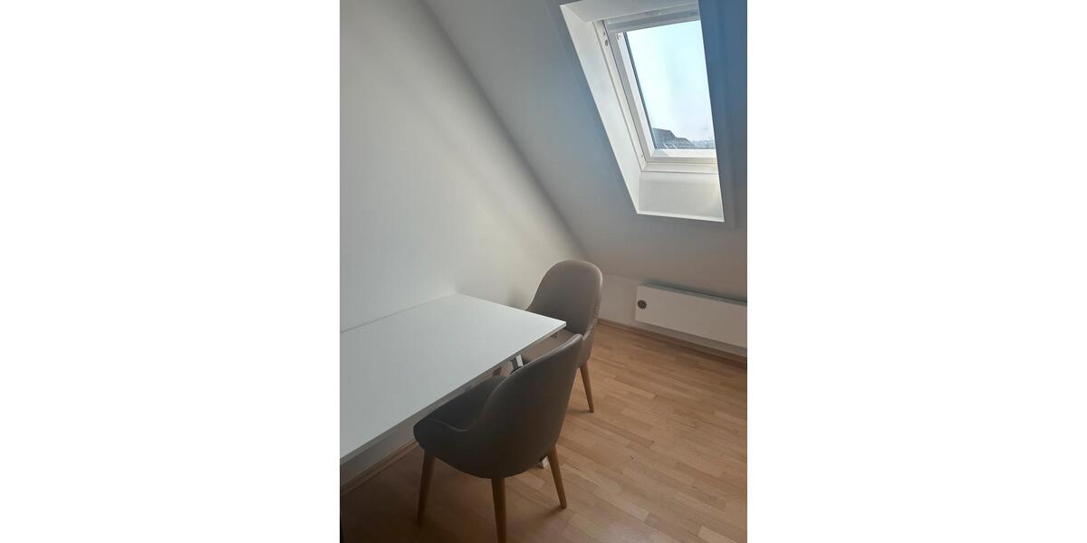 Dachgeschoßwohnung Stuttgart Fasanenhof-Ost - 2 Zimmer, 55 m&sup2;, 1.000&euro; | Angebot:26611941