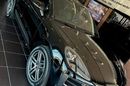 Porsche Macan 38.000 km 64.000 € Stuttgart 70191