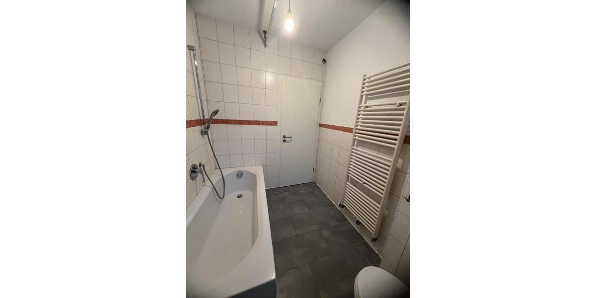 Etagenwohnung Stuttgart Degerloch - 3 Zimmer, 70 m&sup2;, 1.100&euro; | Angebot:26350163