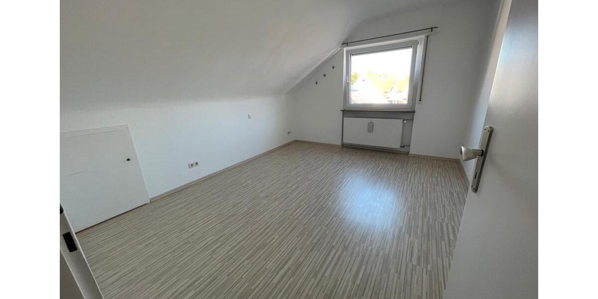 Dachgeschoßwohnung Stuttgart Sillenbuch - 3 Zimmer, 71 m&sup2;, 285.000&euro; | Angebot:26446266