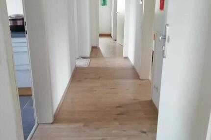 ein Zi. frei von möbiliziert Vier Zimmer Wohnung 7Km von Zentrum 4 zimmer