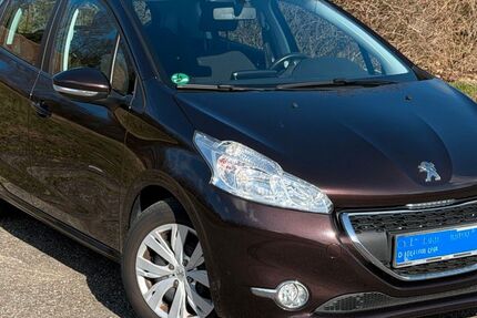 Peugeot 208 77.000 km 7.500 &euro; Asperg 71679